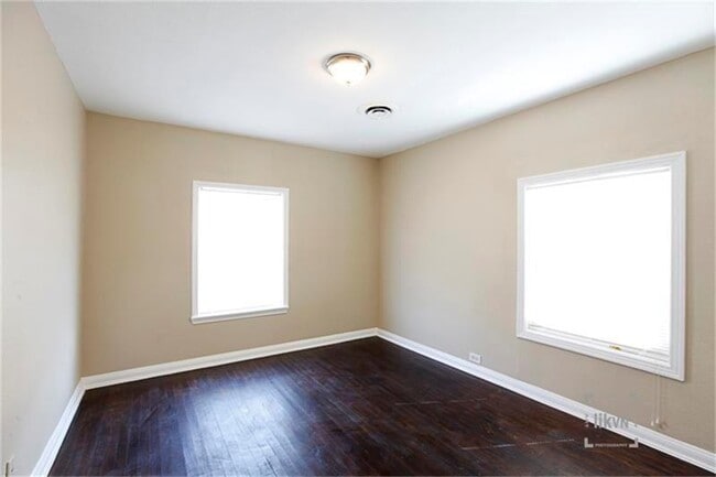 Building Photo - 3216 Avenue I