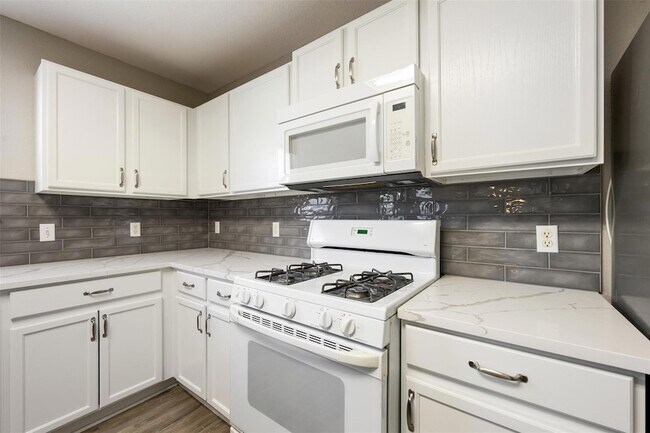 Building Photo - 1809 Vanderhill Cove