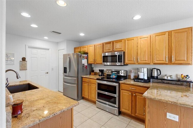 Building Photo - 15581 SW 11th Terrace Rd