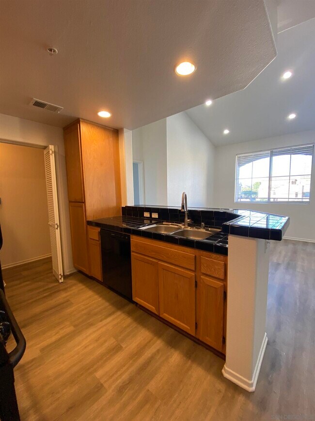 Building Photo - 1344 Paizay Pl