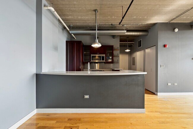 Building Photo - 10 S Dunton Ave