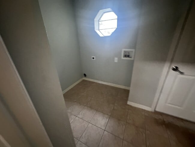 Building Photo - 13240 SW 73rd Ave