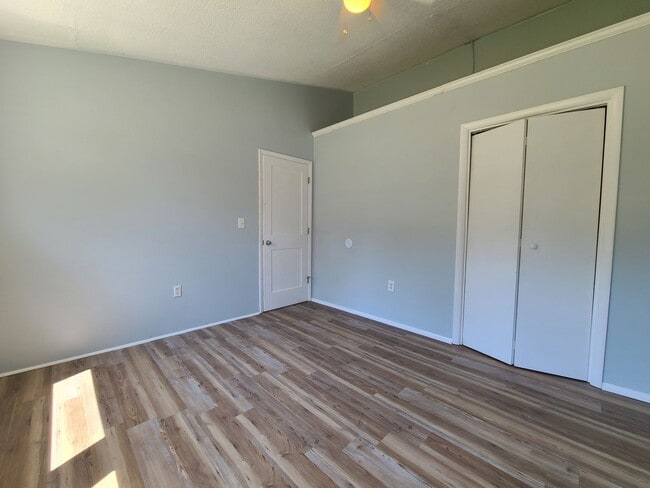 Building Photo - Spacious 3-bedroom, 1-bathroom home in Baroda