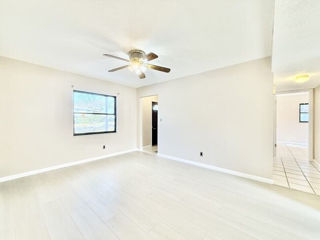 Building Photo - 12472 Monarch Cir