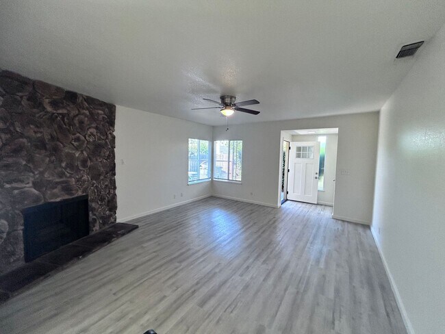 Building Photo - 6962-6964 Crux Drive