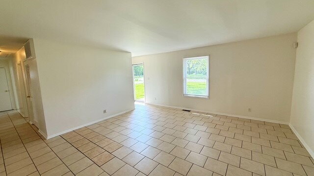 Building Photo - EAST SIDE 3 BEDROOM RANCH HOME AVAILABLE NOW!