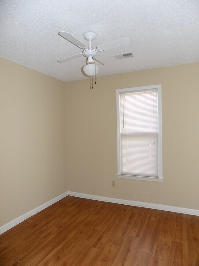 Building Photo - Irmo