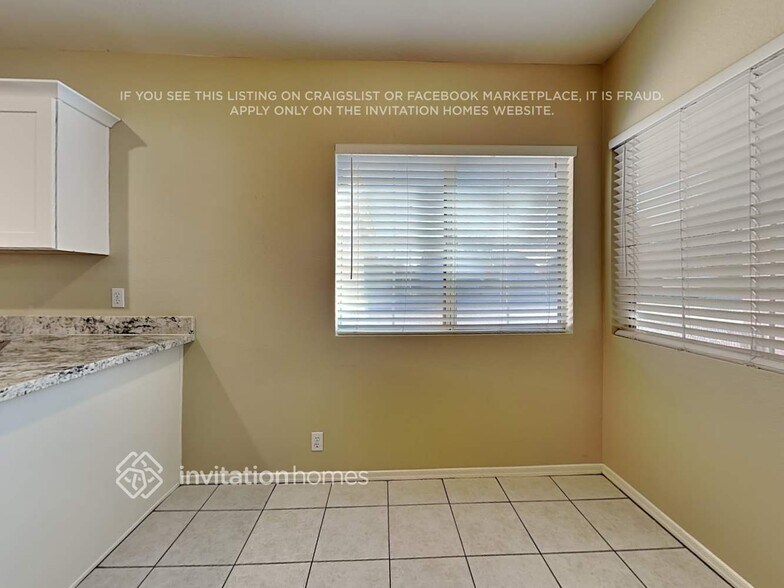 Building Photo - 8812 W Holly St