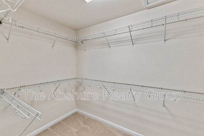 Building Photo - 8611 Macedonia Lake Dr