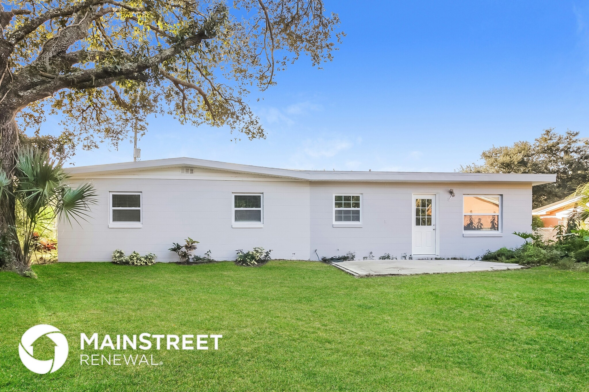 Building Photo - 2121 Camellia Dr