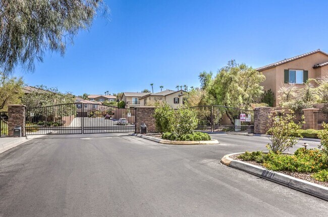 Building Photo - Elegant 5-Bedroom Henderson Home in the Heart of Green Valley