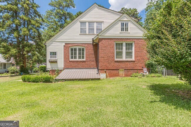 Building Photo - 1878 Cambridge Ave