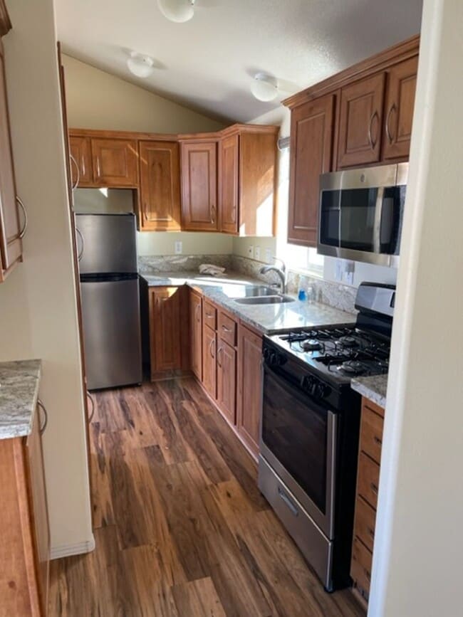 Building Photo - 1BR/1BA Tiny Home in Ramona Town Center