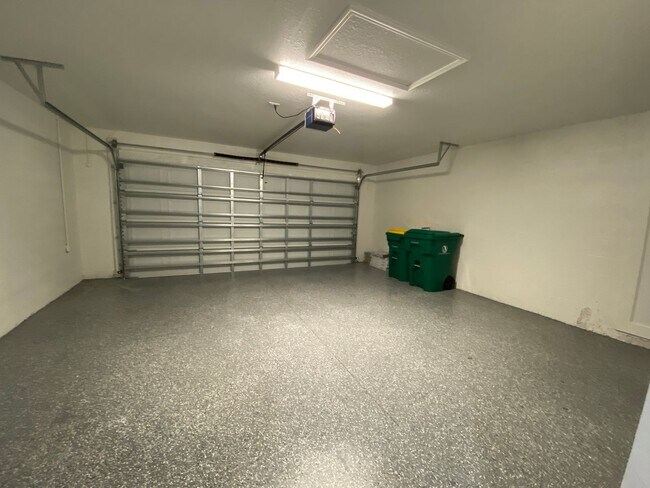 Building Photo - 17207 Waldrun Ave