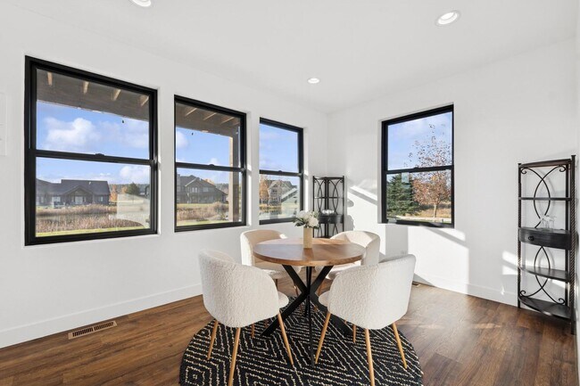 Building Photo - Whitefish Home in The Lakes