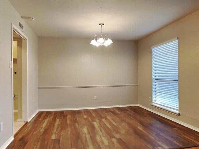 Building Photo - 7311 Thicket Trail Dr