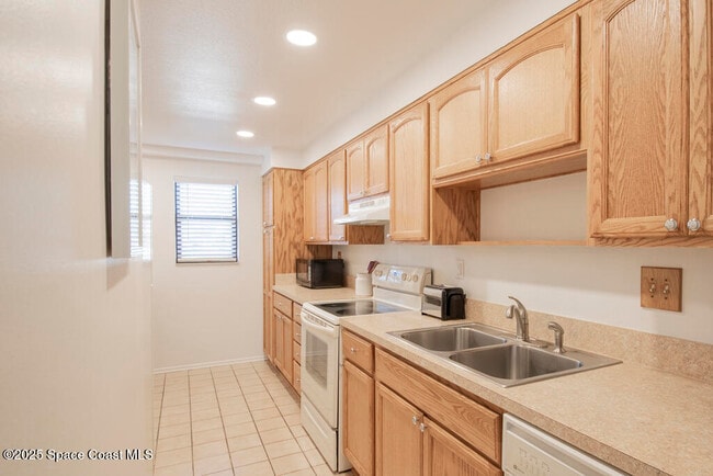 Building Photo - 500 Palm Springs Blvd