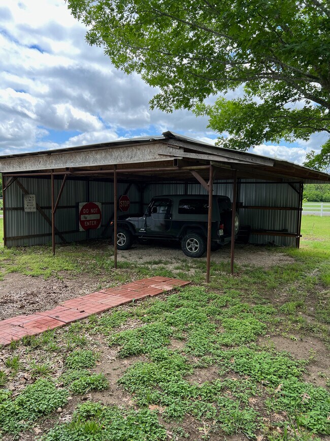 Car port - 5637 FM 813