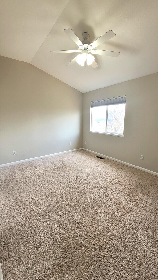 Building Photo - 15668 Dawson Creek Dr