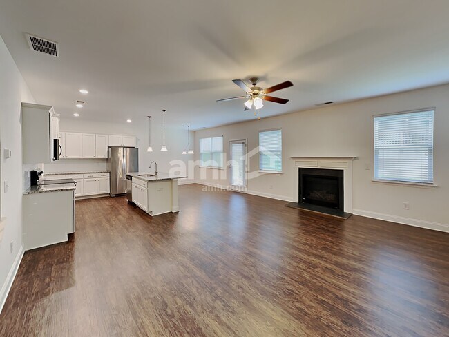 Building Photo - 230 McBee Pl