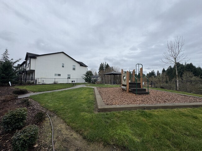 Building Photo - 935 N 19th Ave