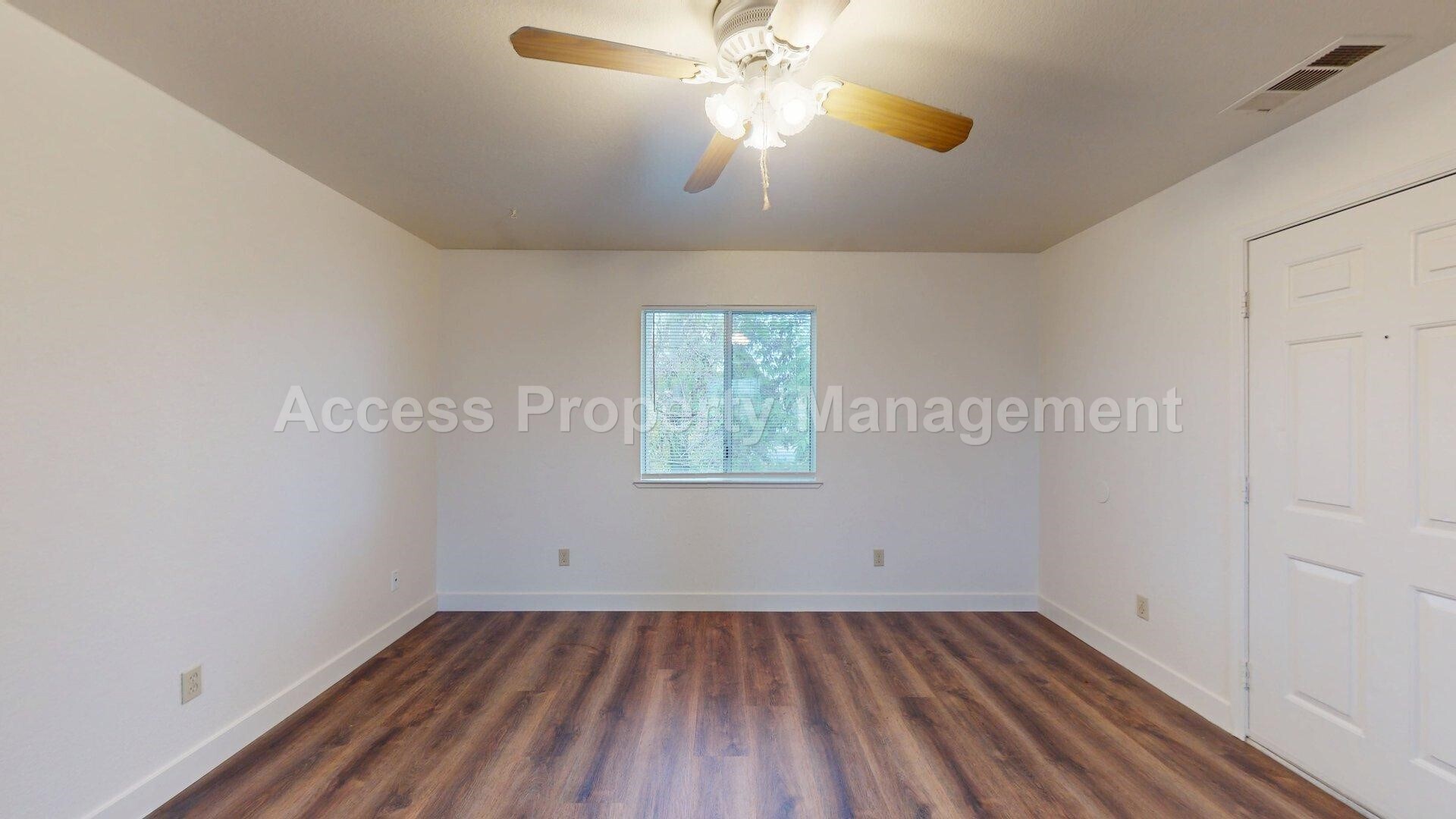 Building Photo - 114 Baker St