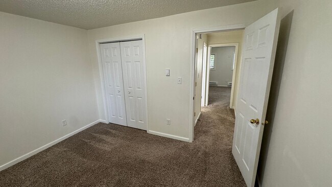 Building Photo - 608 Duplex