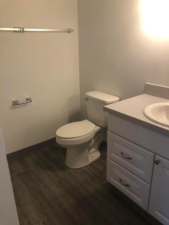 Building Photo - 1391 Bluff Ave