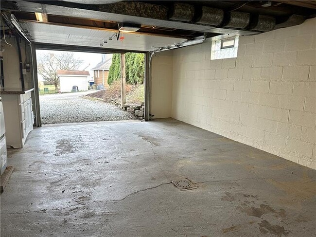 Building Photo - 1 S 6th St