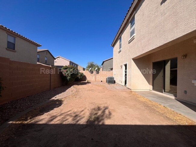 Building Photo - 14707 W Poinsettia Dr