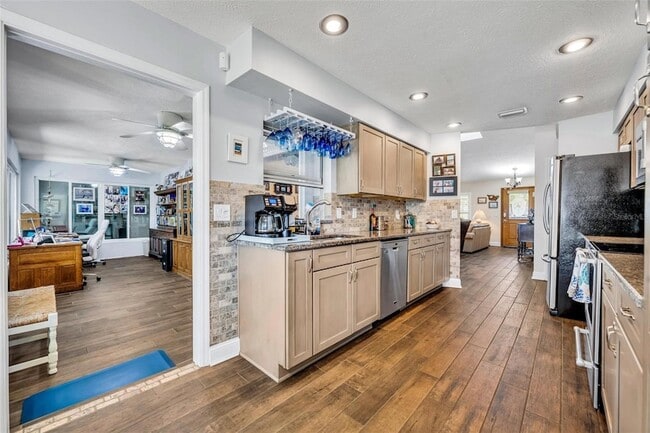 Building Photo - 11768 W Riverhaven Dr