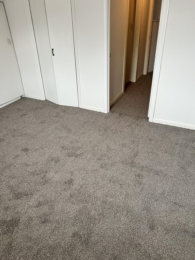 Building Photo - 3122 Commander Dr