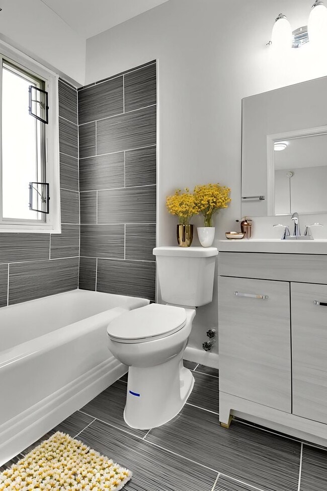 Building Photo - GORGEOUS JR ONE BEDROOM IN DOUPONT