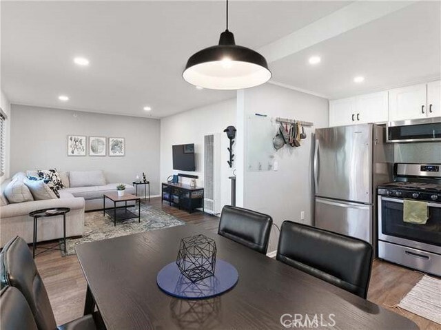 Building Photo - 14405 Cerise Ave