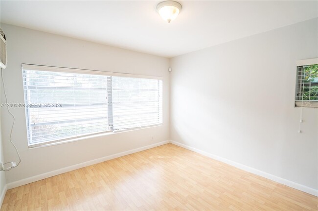 Building Photo - 475 S Shore Dr