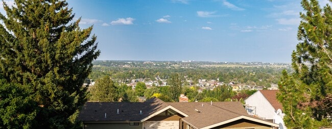 Building Photo - 2750 Greenbriar Dr