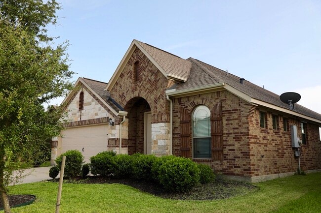 Building Photo - 2306 Snowy Egret Drive