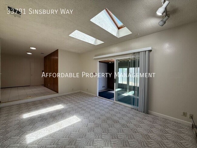 Building Photo - 33791 Sinsbury Way