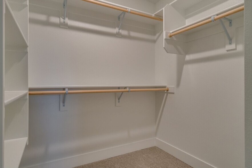 Building Photo - 1118 SW Dottie Ct