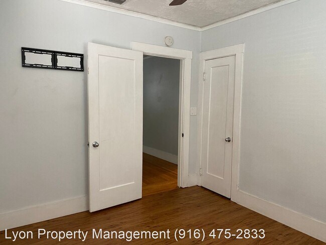 Building Photo - 2 br, 1 bath House - 3209 C Street