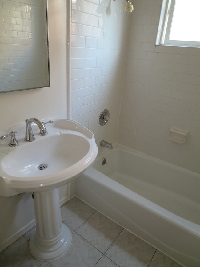 Bath - 502 Indiana Ave