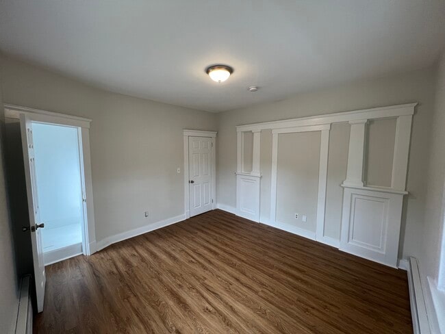 Building Photo - 41 Hillside Ave