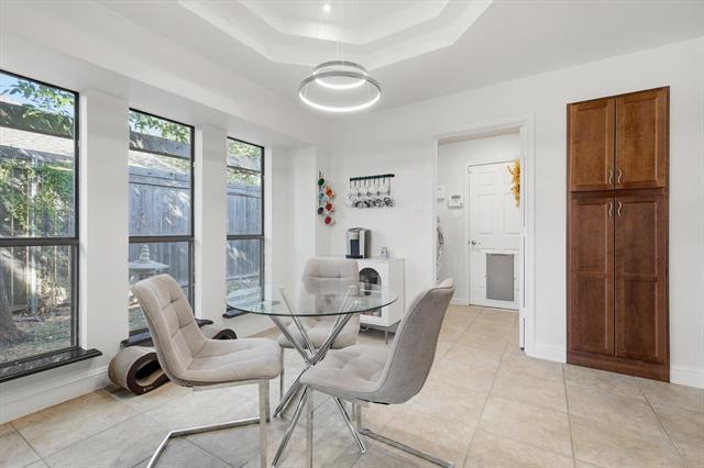 Building Photo - 1617 Oak Creek Dr