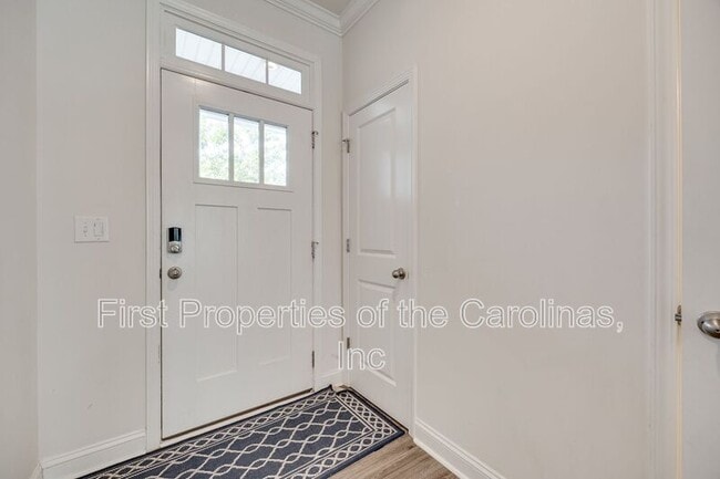 Building Photo - 642 Altamonte Dr