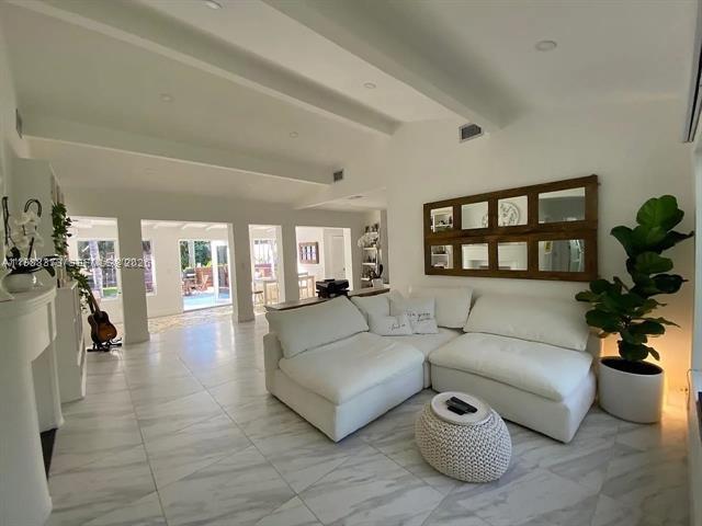 Building Photo - 256 NE 85th St