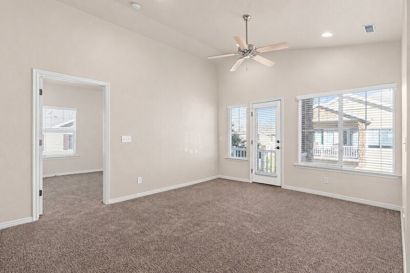 Building Photo - 1061 Canyon Meadow Dr