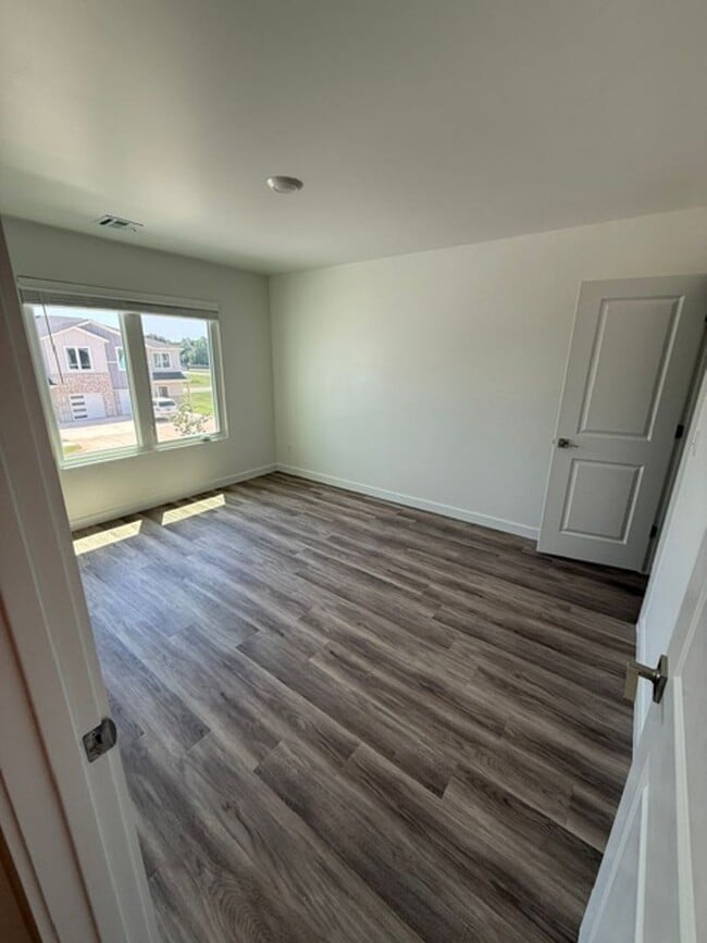 Building Photo - 945 Prestige Pl