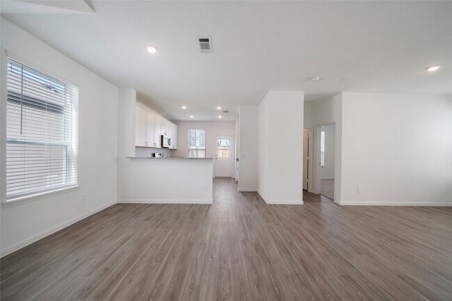 Building Photo - 5703 Finely Run St