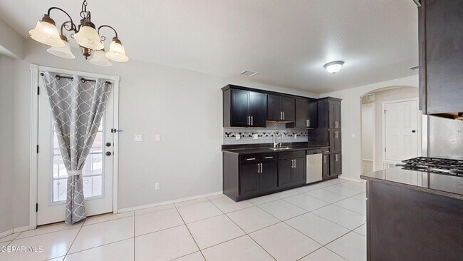 Building Photo - 13648 Samlesbury Ave