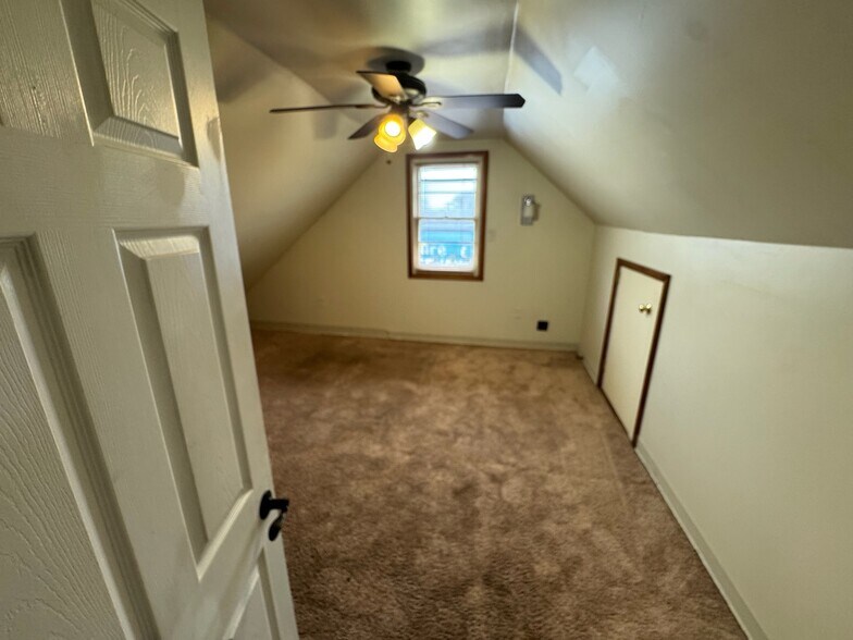 Building Photo - 1424 Saint Georges Ave